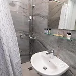 Apartment Thines - B